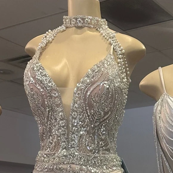 Gown - Picture 1 of 6